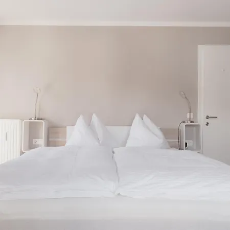 & Hike Asa, Center, Family And Friends アパート バードガシュタイン