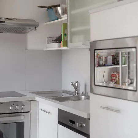 & Hike Asa, Center, Family And Friends アパート