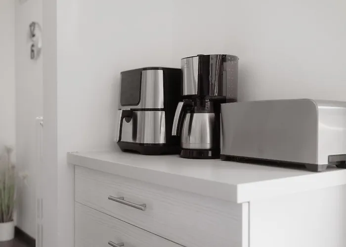 & Hike Asa, Center, Family And Friends アパート