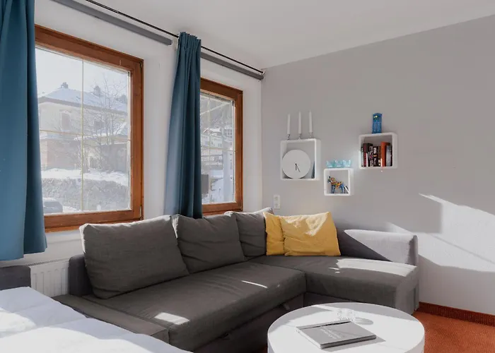 & Hike Asa, Center, Family And Friends バードガシュタイン